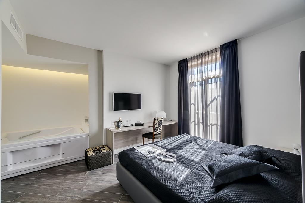 Blue Inn Luxury Suites Рим Номер фото