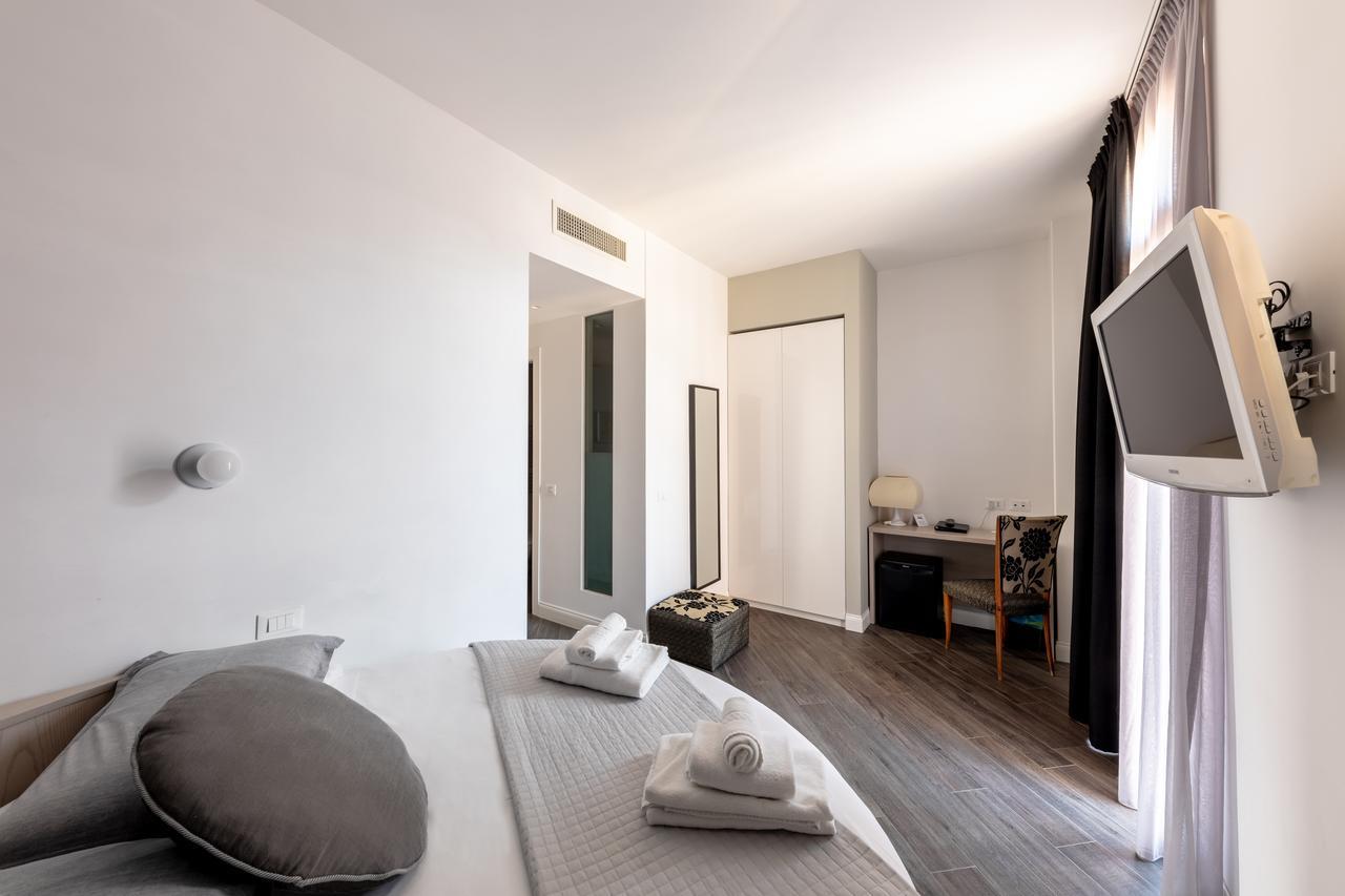 Blue Inn Luxury Suites Рим Екстер'єр фото