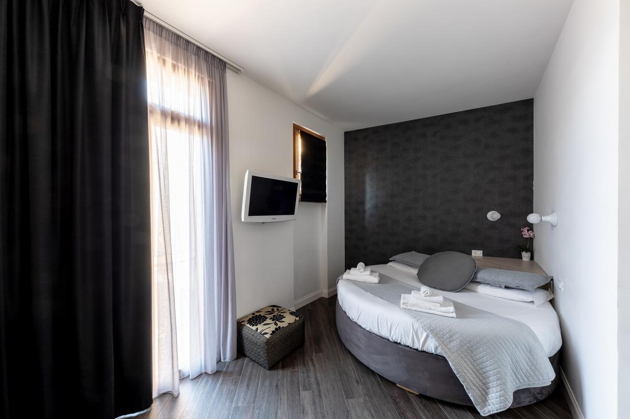 Blue Inn Luxury Suites Рим Екстер'єр фото